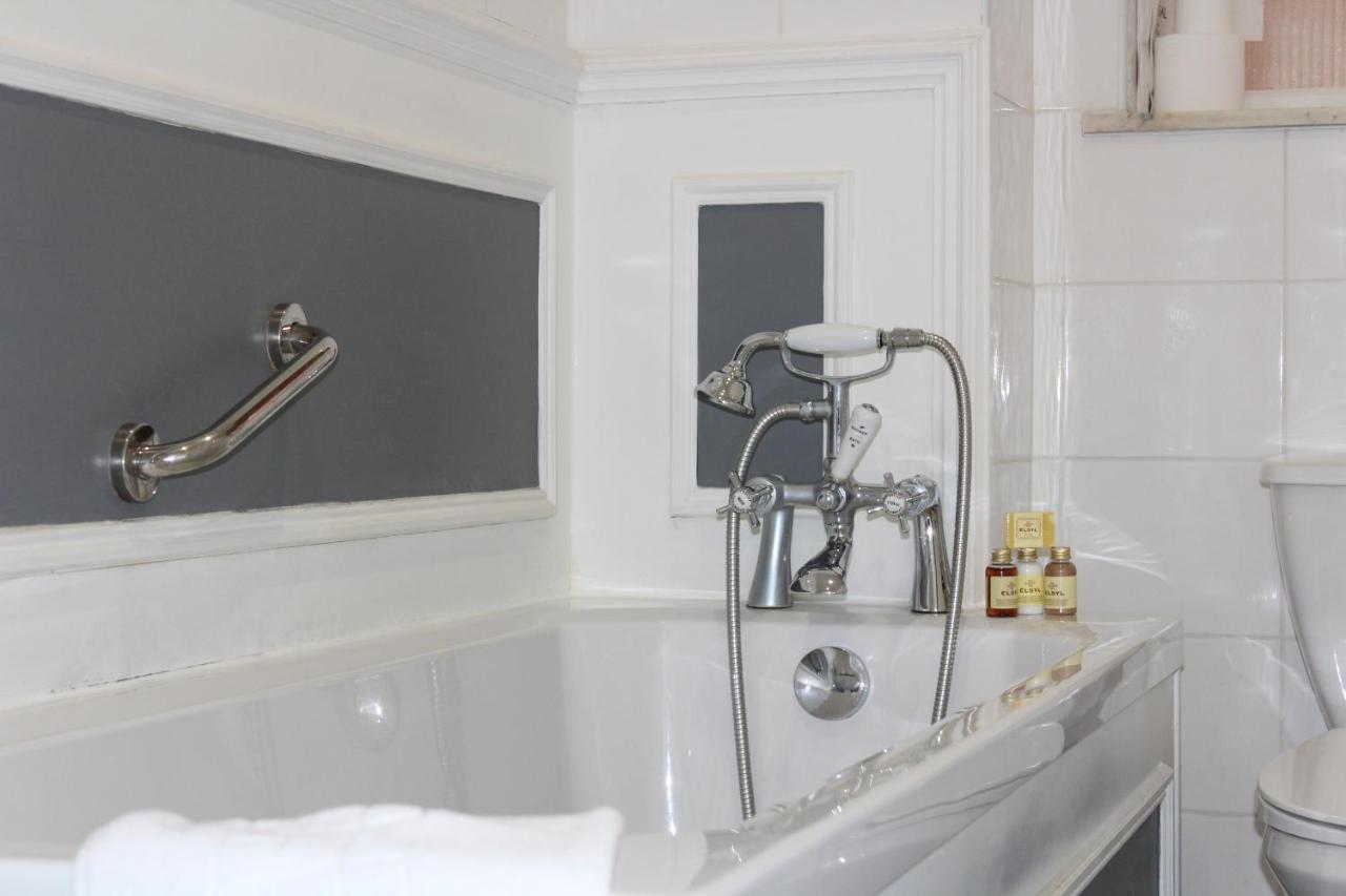 The Town House Hotel Аръндел Екстериор снимка